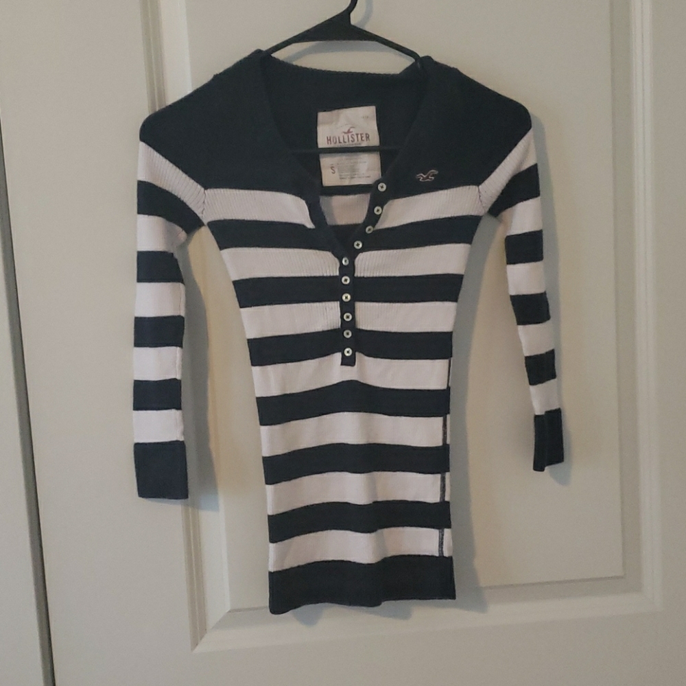 🍒Hollister quarter sleeve top
